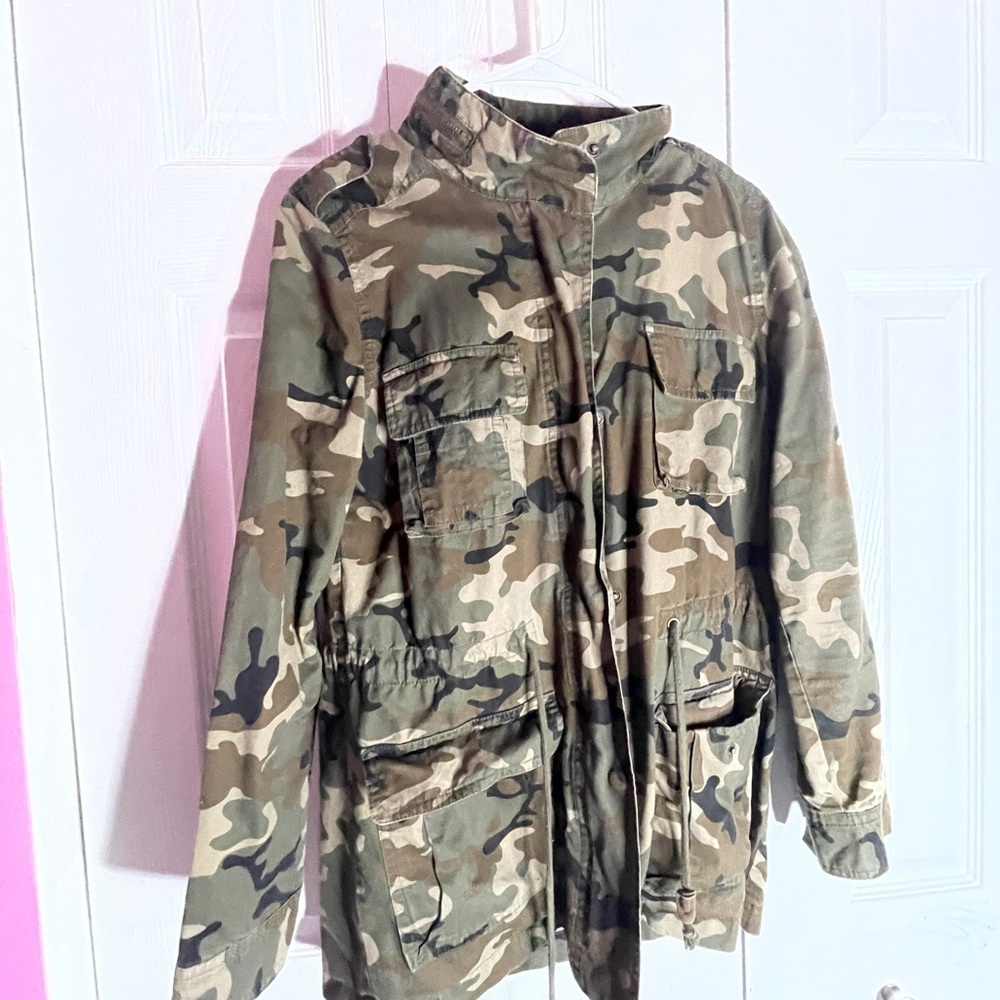 Camo print utility jacket